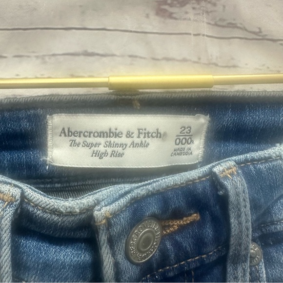 Abercrombie & Fitch Super Skinny Ankle High Rise Denim Jeans Size 000/23R - Picture 2 of 3